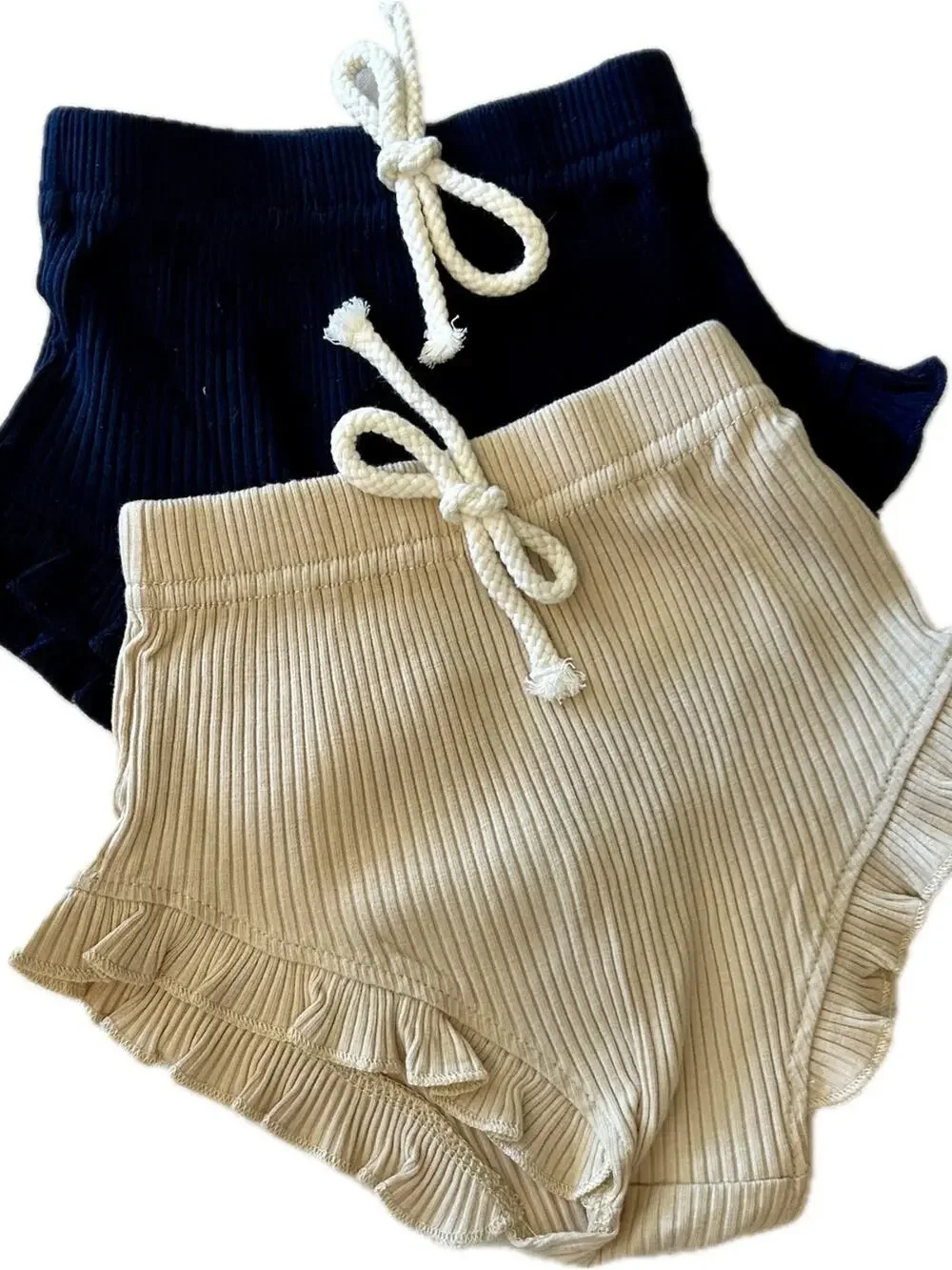 New lot of 2 Ribbed Ruffle Shorts Set Black & Beige girl 0-3 months